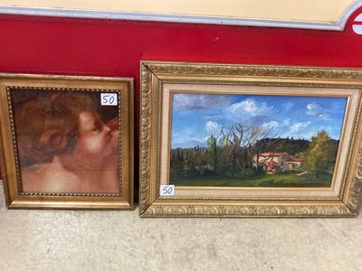 deux tableaux encadrés représentant une femme et une maison dans une pièce rouge