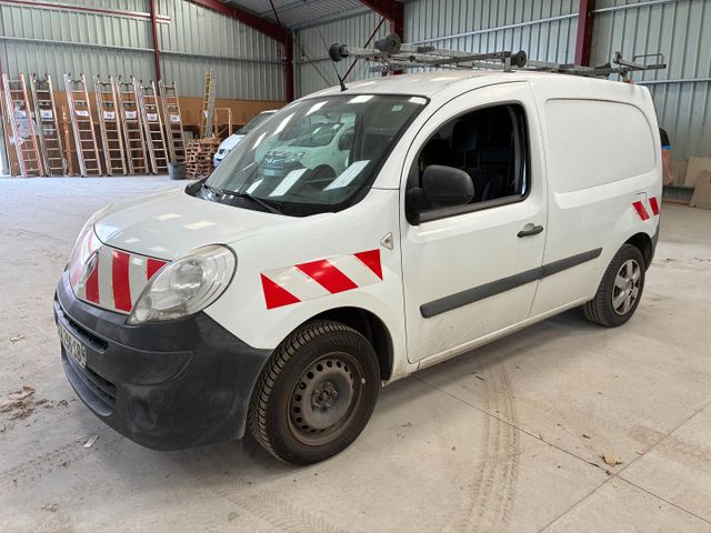 Véhicule utilitaire RENAULT Kangoo immatriculé CR-296-SB, 1ère mi