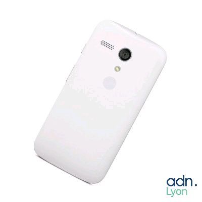 l'arrière d'un téléphone portable blanc sur lequel figure un logo