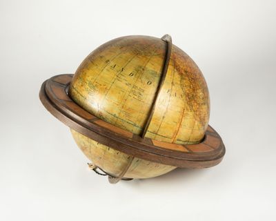 Globe terrestre Physique Politique et Historique de biblioth…