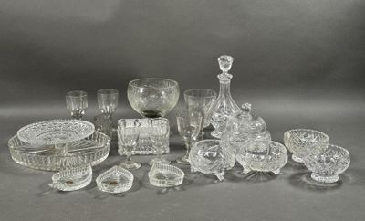 a lot of glass items that are on the table
