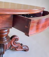 Table de forme violonée en acajou et placage d'acajou ouvran… (photo 3)