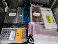 Environ 14 arrières de téléphone SAMSUNG et 1 APPLE