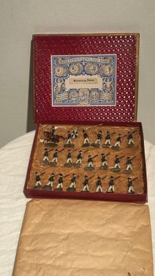 Boite de figurines en plomb Maison Sandre vers 1910 en taill…