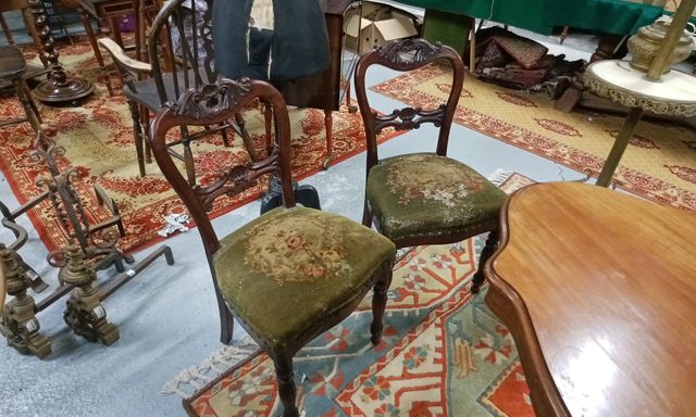Paire de chaises de chambre garnie de tapisserie d'Aubusson