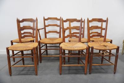 6 Chaises paillées et 1 fauteuil paillé.