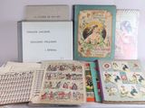 un grand nombre de livres posés sur une table