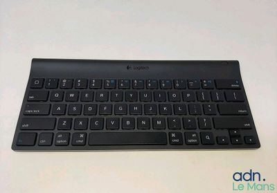 an image of a close up of a keyboard on a table