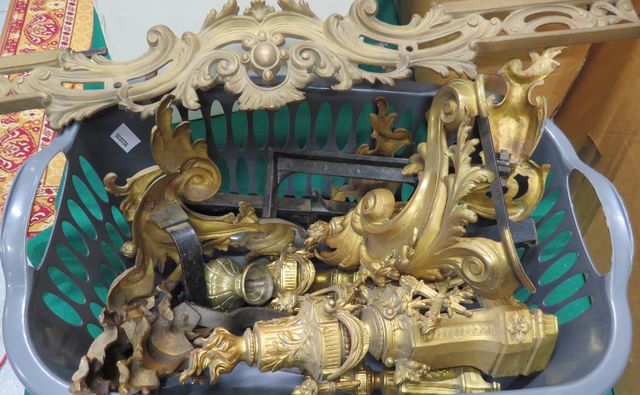 Ensemble d’élément de cheminée en bronze doré