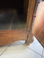 Buffet en merisier mouluré de réserves, ouvrant à deux venta… (photo 4)