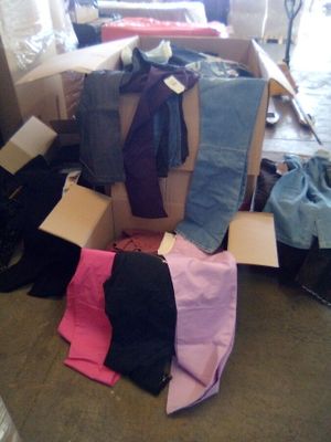 49 / LOT DE 265 kg DE VETEMENTS DE TAILLES ET MARQUES …