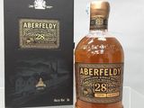 une photo d'une bouteille d'Aberfeldy 25 ans d'âge
