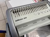 a machine that is sitting on a counter in the kitchen