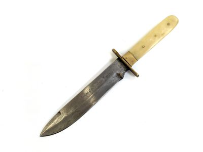 POIGNARD de type "Bowie Knife", lame marquée "M&W Sheffield …