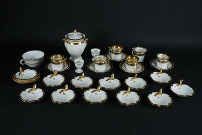 Partie de service à thé et café comprenant : - Une tasse à t…