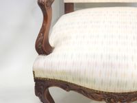 Fauteuil en bois mouluré et sculpté à décor feuillagé, les a… (photo 6)