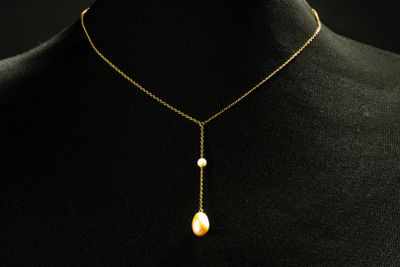 Collier cravate composé d’une chaîne forçat en or jaune (750…