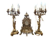 Garniture de cheminée en bronze doré et ciselé composé de de…