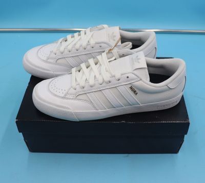 Destockage best sale basket sneakers