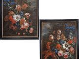 deux tableaux encadrés représentant des fleurs dans un vase posé sur un rebord
