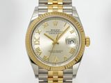 une photo d'une montre Rolex dont le cadran comporte des chiffres romains
