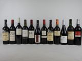 plusieurs bouteilles de vin sont alignées sur une surface blanche