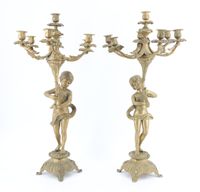Paire de candélabres en bronze ciselé et patiné à sept lumiè…