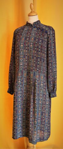 RODIER Paris – Robe longue à motif géométrique – Col mao par ferm...