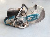 a picture of a circular saw on the floor