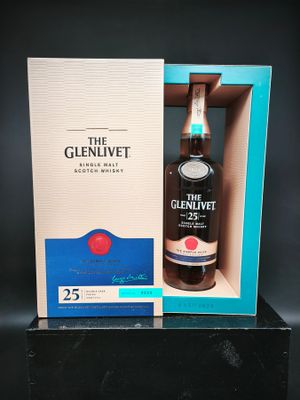 le whisky single malt écossais The Glenlivet 25 ans d'âge