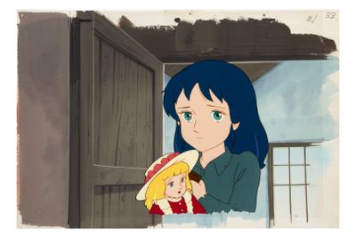 Cél de production d'animation représentant une femme tenant une poupée et regardant par la fenêtre