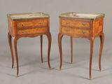 paire de tables de chevet de style Louis XV