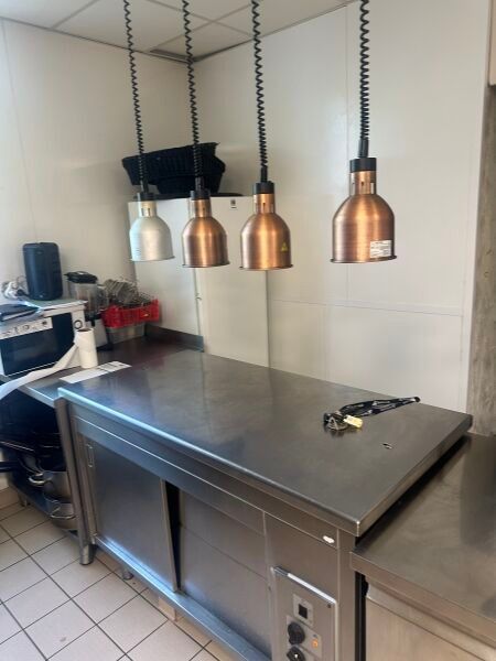 1 tour chaud 2 portes coulissantes 4 lampes radiantes