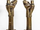 paire de figurines antiques en bronze représentant une femme tenant une coupe