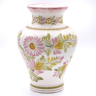 QUIMPER, Henriot Vase de forme oblong à décor de fleurs rose…