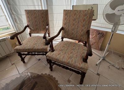 Paire de fauteuils Style Louis XIII - Assises et dossiers ta…