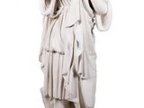 statue en marbre représentant une femme tenant un oiseau dans la main