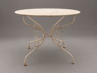 Salon de jardin en fer forgé laqué blanc à décor de volutes,… (photo 3)