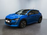 une voiture bleue garée dans une pièce aux murs blancs
