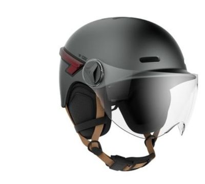 un casque muni de lunettes de protection