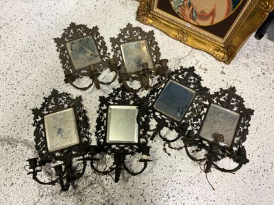 une photo d'une femme dans un miroir et une photo d'une femme dans un miroir