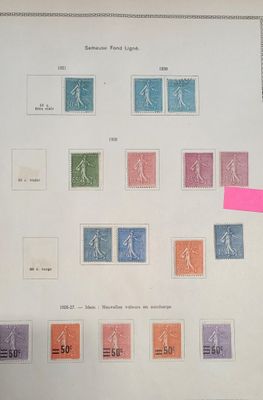 1 album Thiaude 1900 à 1951 pratiquement tous neufs.