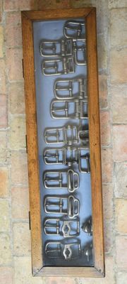 a picture of a sign on a brick wall