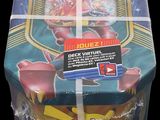 une boîte dans laquelle se trouve une figurine de Pokémon
