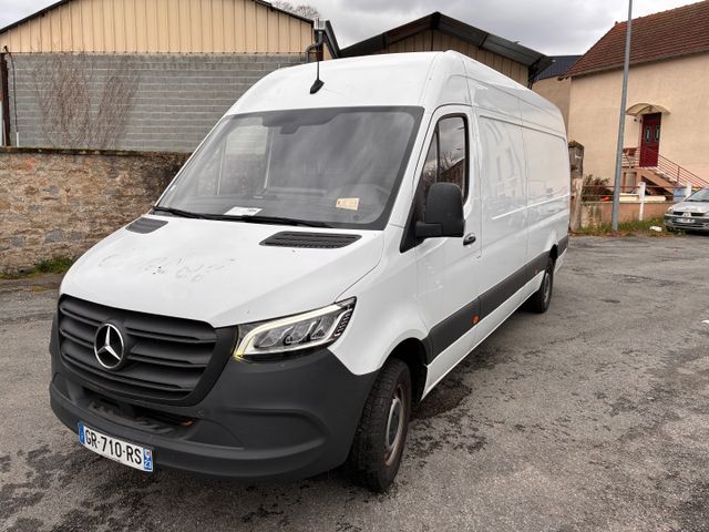 Véhicule MERCEDES Sprinter immatriculé GR-710-RS, 1ère mise en ci...