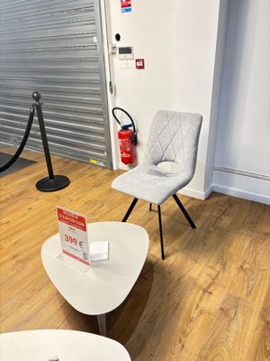 Chaise grise et table basse XXL modèle NAXX (pv 399€) - Photo 1