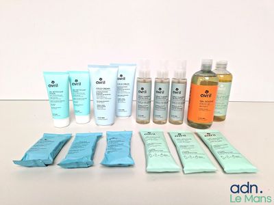 de nombreux types de produits de soins de la peau sur la table