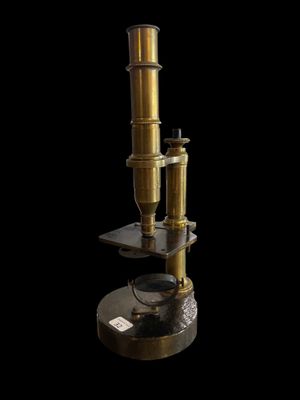 Microscope composé sans signature mais identique au modèle p…