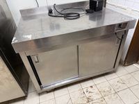 Vendu en l'état et sans garantie : placard 2 portes inox