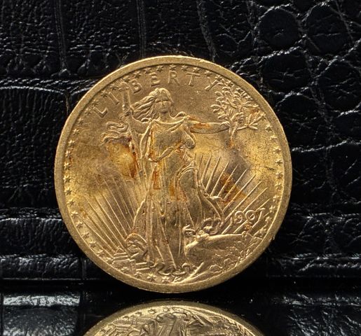 Une pièce de monnaie à valeur faciale de vingt dollars Saint Gaud...